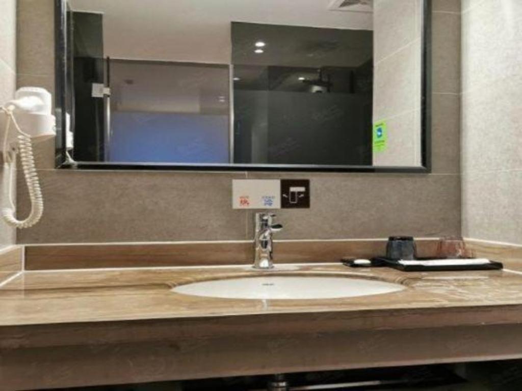 T Social Hotel Guangzhou Railway Station Branch Exterior foto